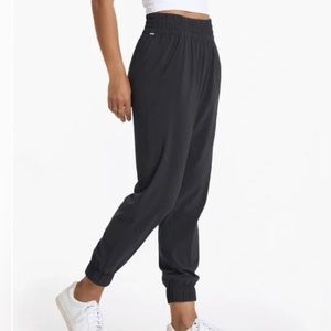 Vuori Villa Jogger Size Small